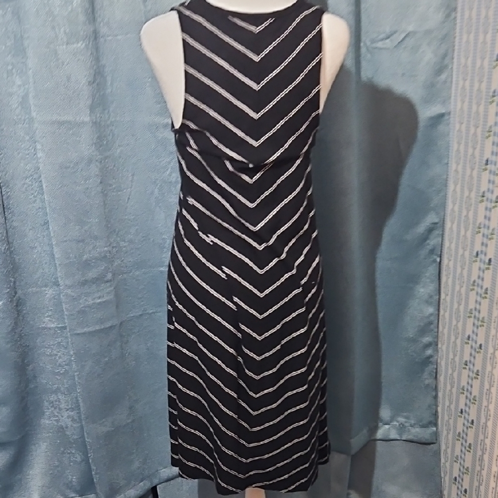 3 for $13.00! Madewell Black Crew Neck Sleeveless Midi Sundress EUC-Size Medium - Picture 3 of 4